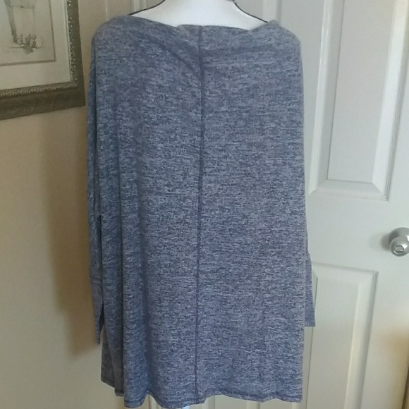 Roamans Top - Picture 2 of 8